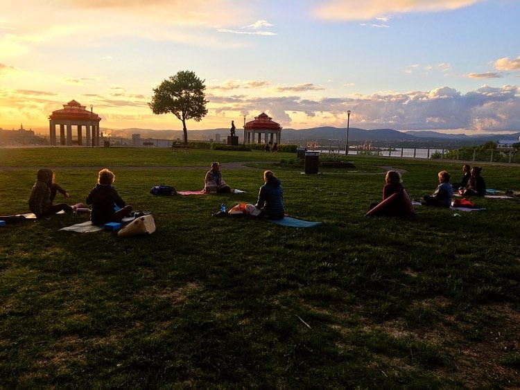 yoga extérieur Lévis